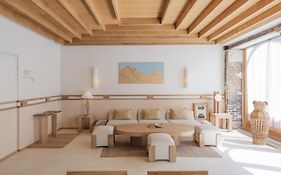 Elysée Montmartre Hotel